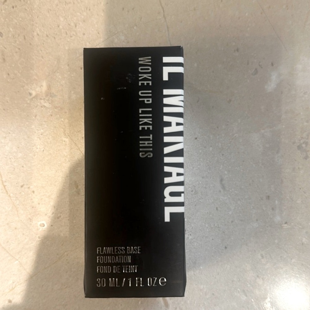 IL MAKIAGE: WOKE UP LIKE THIS Flawless Base Foundation, Shade 130.